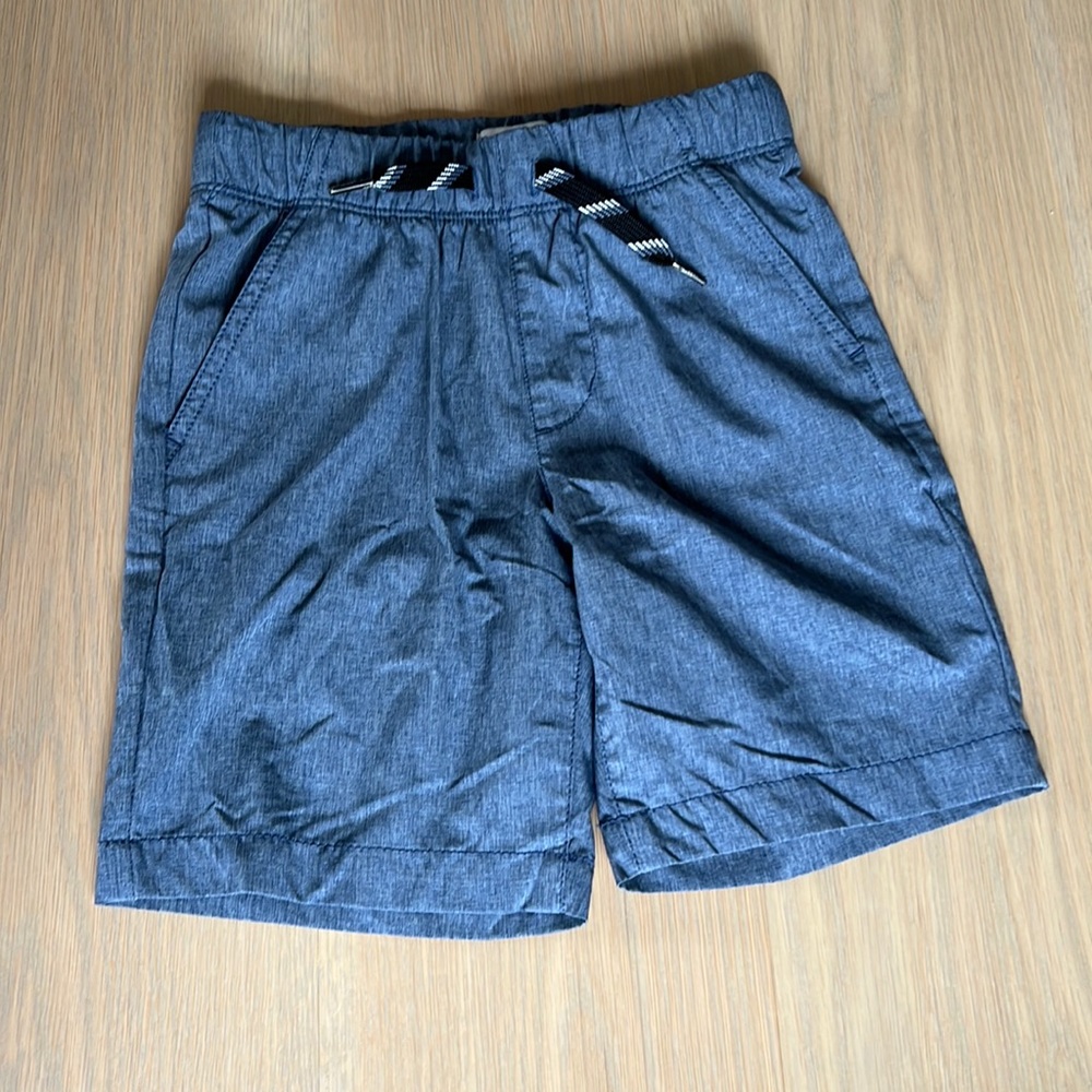 Boys shorts approx size 7-8 (size tag removed) Old Navy